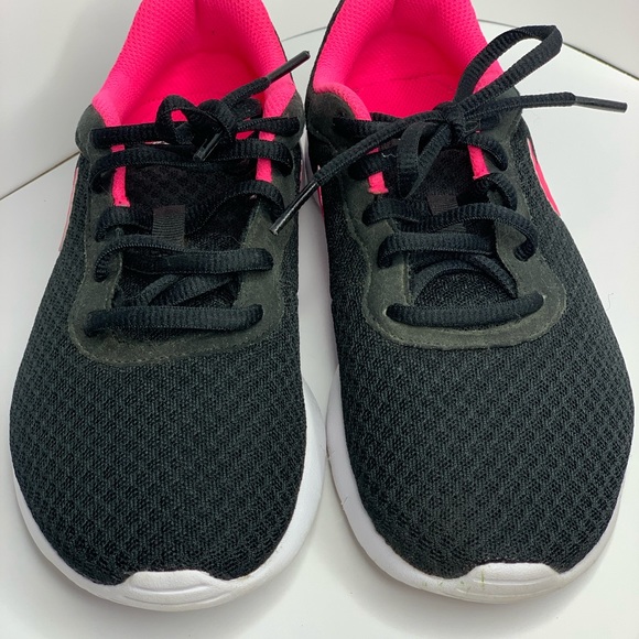 Nike Other - Used Nike pink black tennis shoes 👟